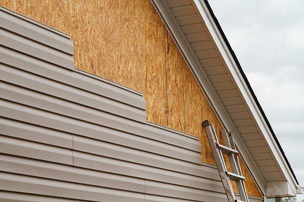 Professional Siding Replacement technician working in Cream Ridge, NJ